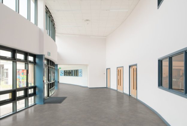 LVT Vinüülparkett ISOCORE Excellence IC55 Klick 8mm Grace – Tile IC5580TL23612 hall/ pruun_2