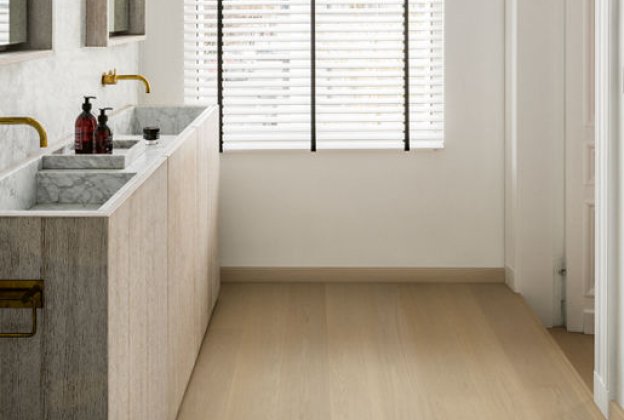 3- kihiline laudparkett Quick-Step Cascada Lily white oak extra matt, QU -CASC5106 valge/ beeź_5