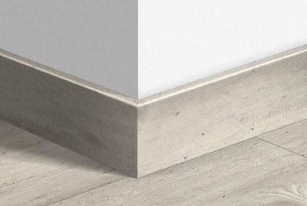 MDF põrandaliist Concrete wood light grey (77mmx14mm x 2,4m) QU -QSPSKR01861 hall_1