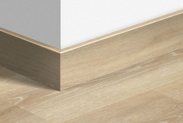 MDF põrandaliist Tennessee oak light wood (77mmx14mm x 2,4m) QU -QSPSKR03179 pruun _1