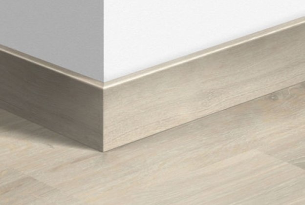 MDF põrandaliist Tennessee oak grey (77mmx14mm x 2,4m) QU -QSPSKR03181 hall_1