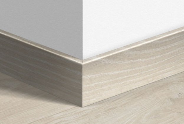 MDF põrandaliist Woodland oak light grey (77mm x 14mm x 2,4m) QU -QSPSKR03547 hall_1