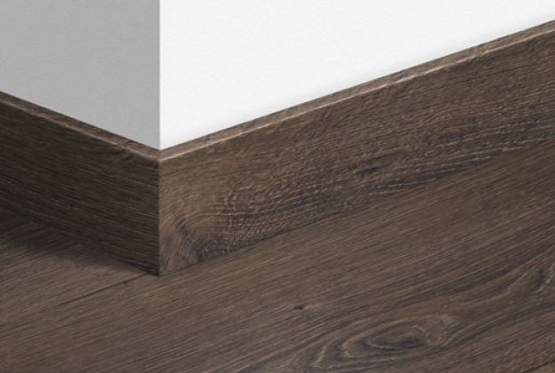 MDF põrandaliist Desert Oak Brushed Dark Brown (77mm x 14mm x 2,4m) QU -QSPSKR03553 pruun _1