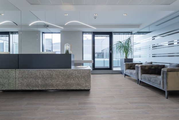 Akustiline PVC Gerflor Taralay Initial Acoustic 1442 VALENCAY PECAN hall/ pruun_2