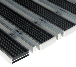 Süvistatav porirest Gapa Topwell 10mm Extra, kumm - kraabits 