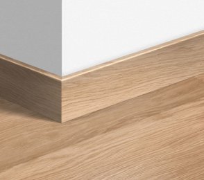 Плинтус из МДФ, белый лакированный дуб (77 мм x 14 мм x 2,4 м) QU -QSPSKR00915 белый