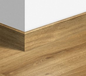 MDF-Fußleiste Desert Oak Warm Natural (77 mm x 14 mm x 2,4 m) QU -QSPSKR03551 braun
