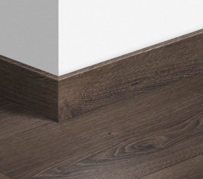 MDF-Fußleiste Desert Oak, gebürstet, dunkelbraun (77 mm x 14 mm x 2,4 m) QU -QSPSKR03553 braun 