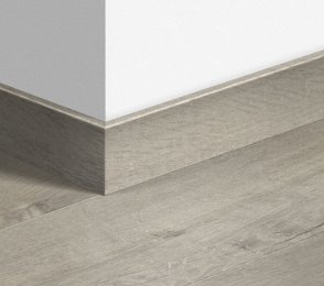 MDF-Fußleiste, Eichengrau (77 mm x 14 mm x 2,4 m) QU -QSPSKR03558 grau