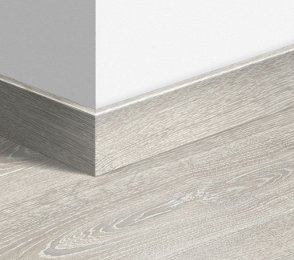 MDF-Fußleiste Patina Classic Eiche grau (77 mm x 14 mm x 2,4 m) QU -QSPSKR03560 grau