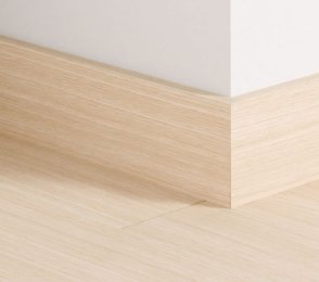 MDF-Fußleiste Elfenbeineiche (77 mm x 14 mm x 2,4 m) QU -QSPSKR08258 weiß