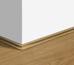 Golvlist i MDF Scotia vit ek ljus (17mm x 17mm x 2,4m) QU -QSSCOT01491 brun